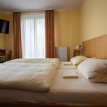 Hotel Goldene Gans มานไฮม์ ภายนอก รูปภาพ
