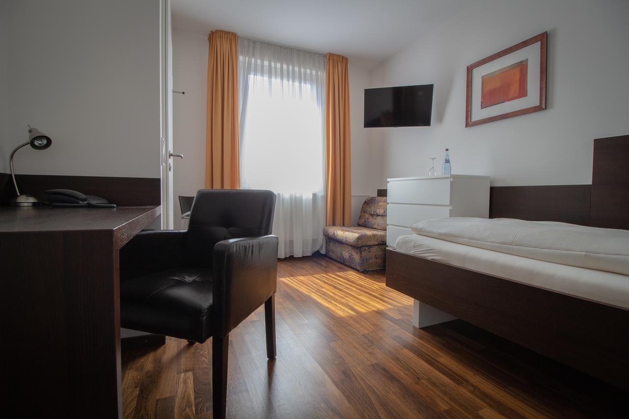 Hotel Goldene Gans มานไฮม์ ภายนอก รูปภาพ