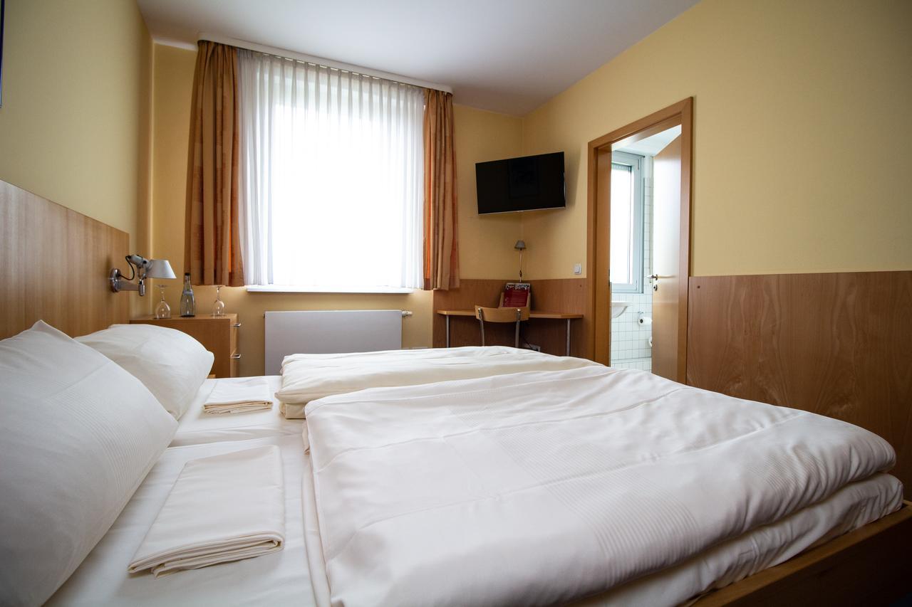 Hotel Goldene Gans มานไฮม์ ภายนอก รูปภาพ